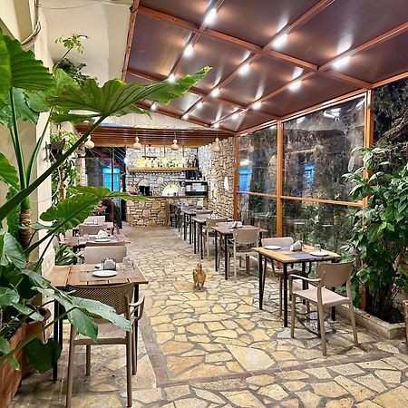 Arial Lofts Hotel Vlorë Buitenkant foto
