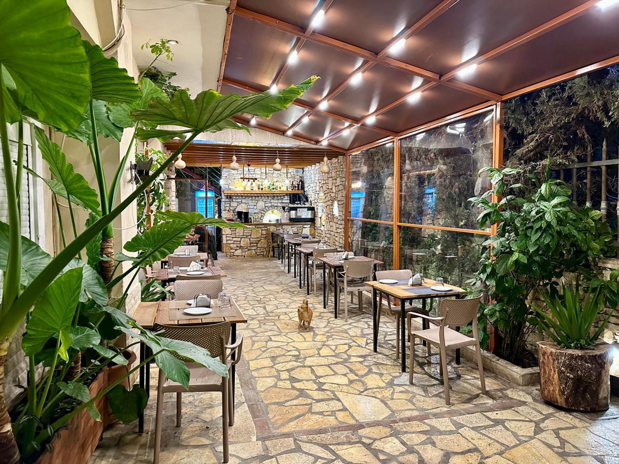 Arial Lofts Hotel Vlorë Buitenkant foto
