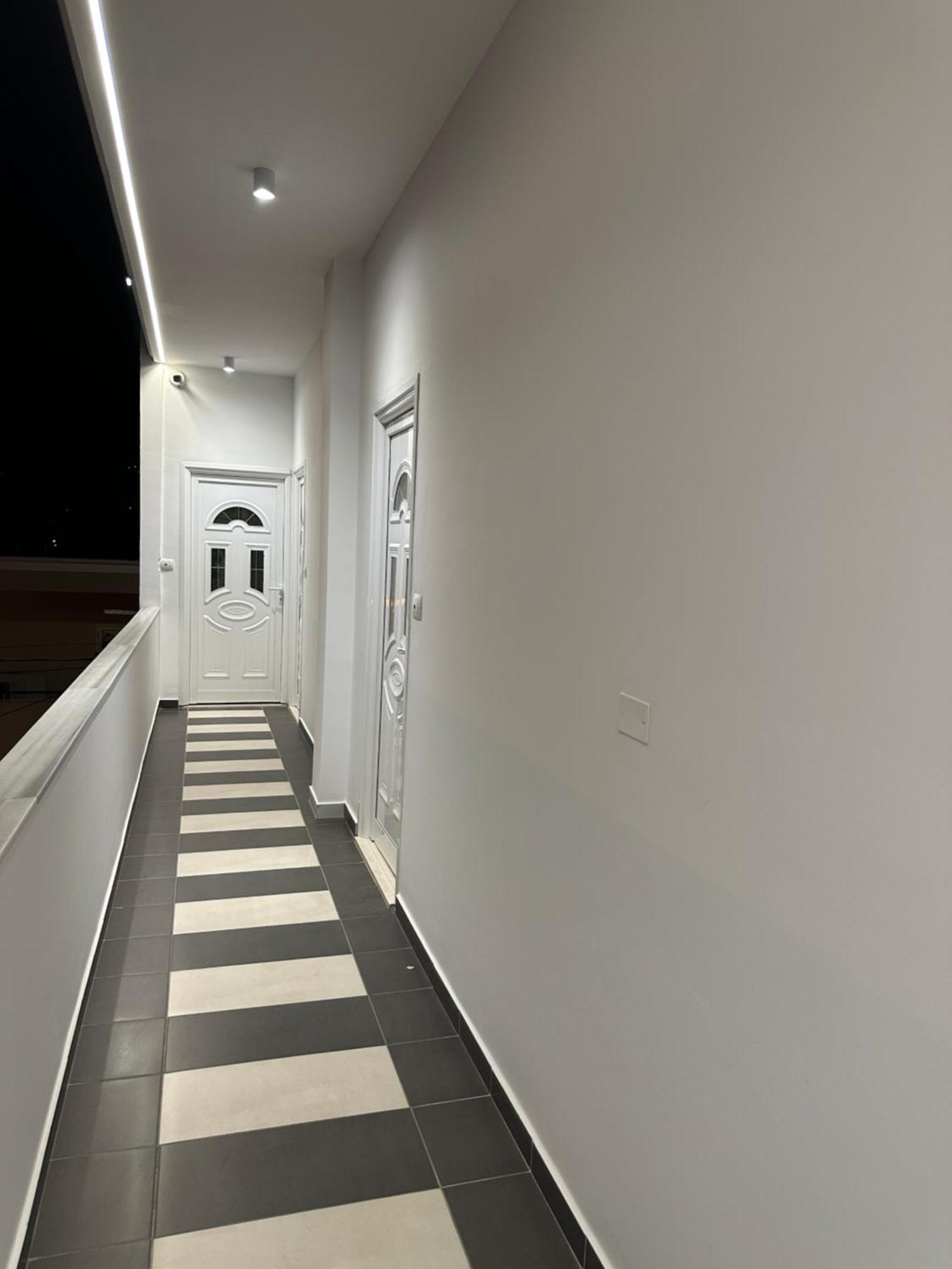 Arial Lofts Hotel Vlorë Buitenkant foto