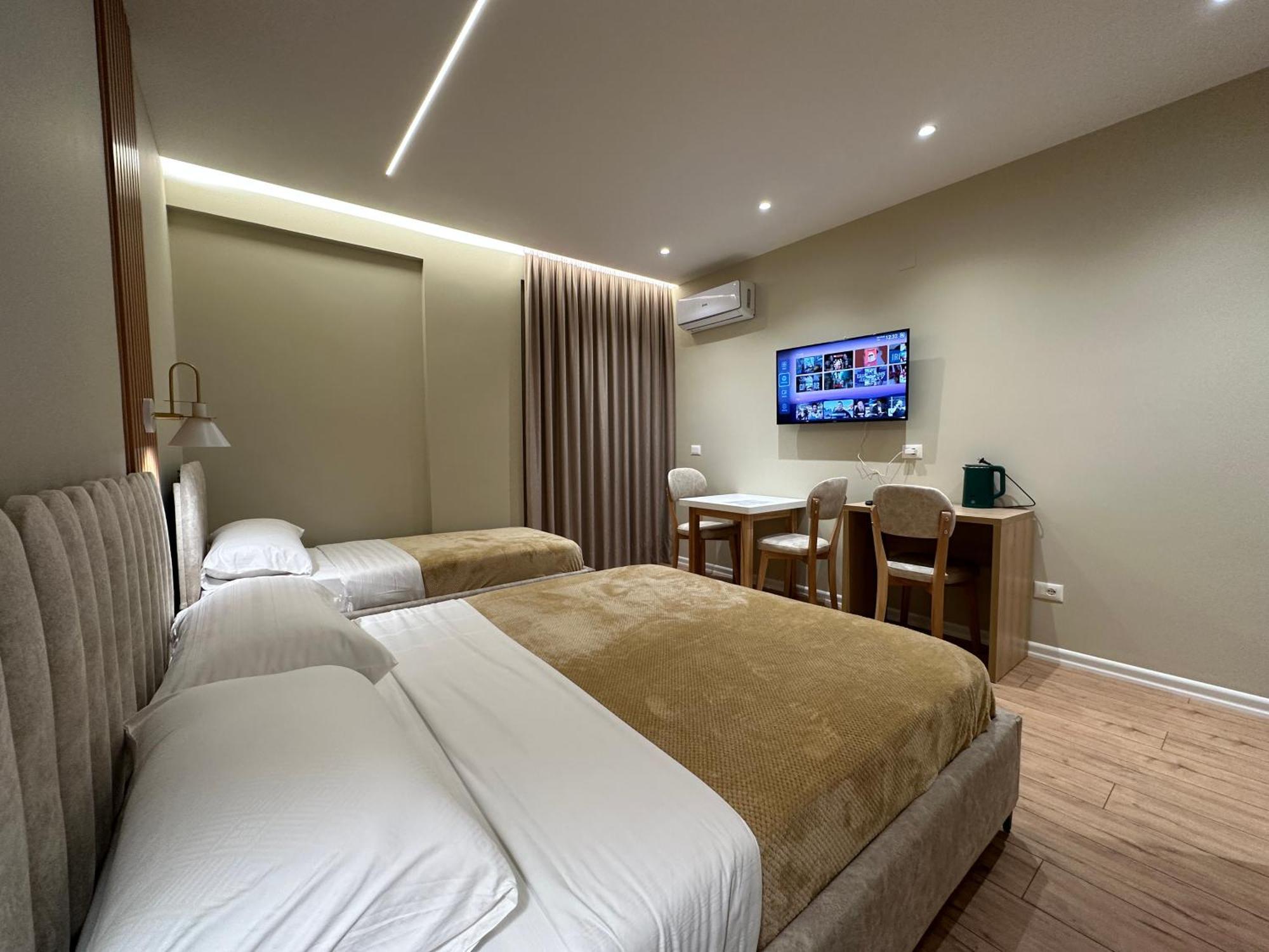 Arial Lofts Hotel Vlorë Buitenkant foto