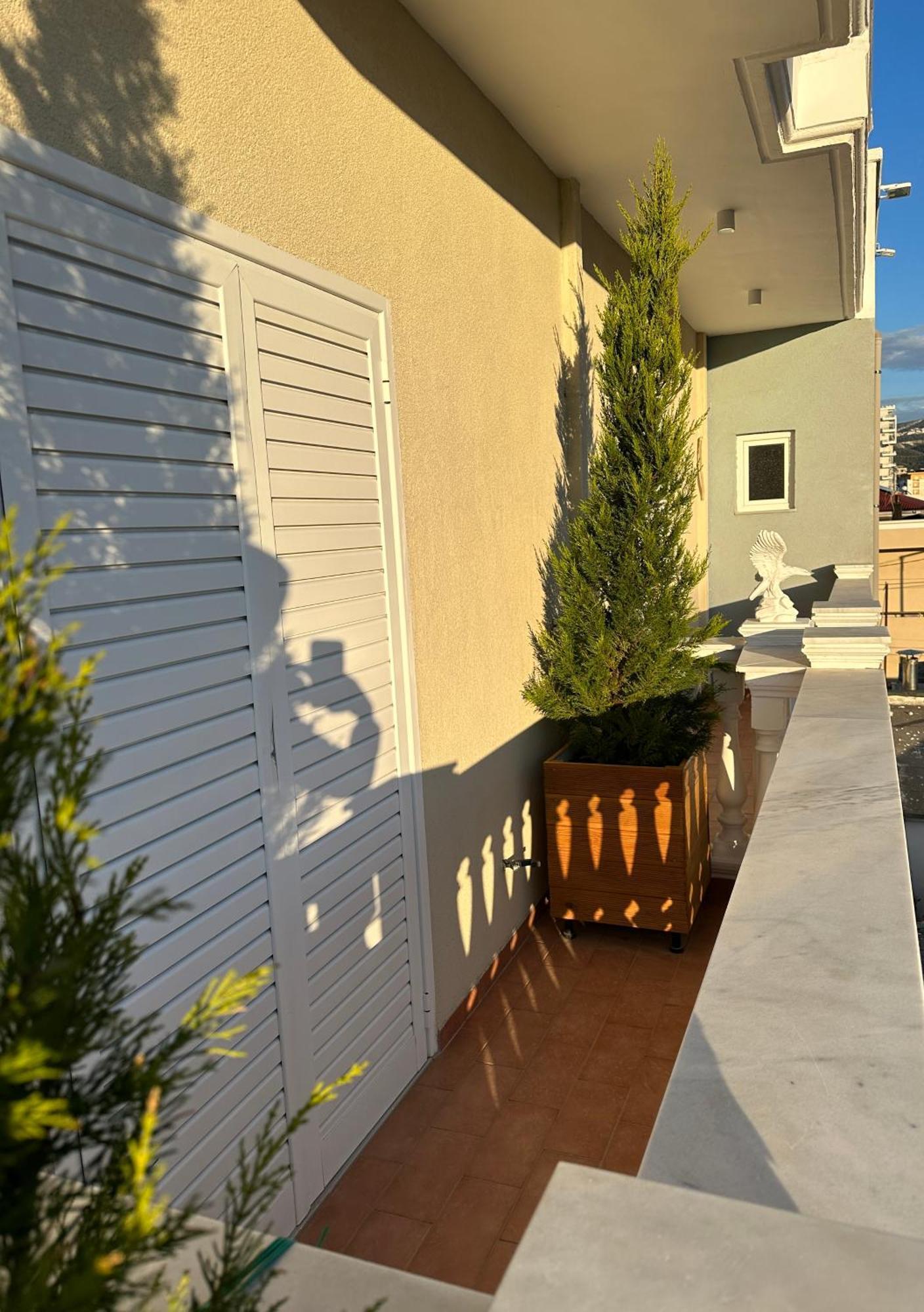 Arial Lofts Hotel Vlorë Buitenkant foto