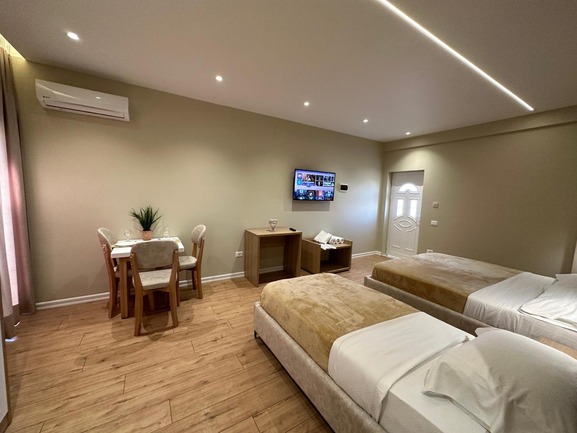 Arial Lofts Hotel Vlorë Buitenkant foto
