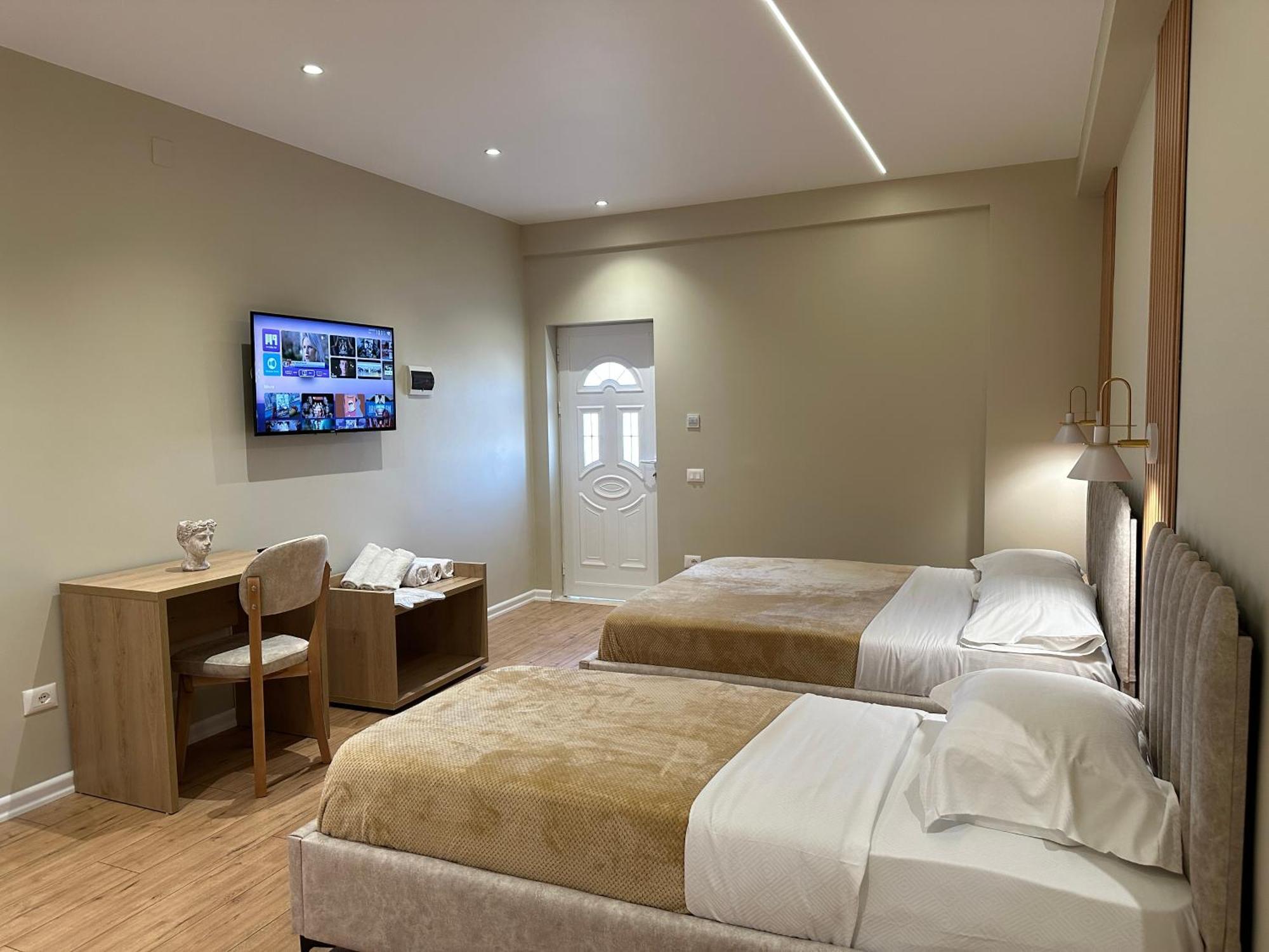 Arial Lofts Hotel Vlorë Buitenkant foto