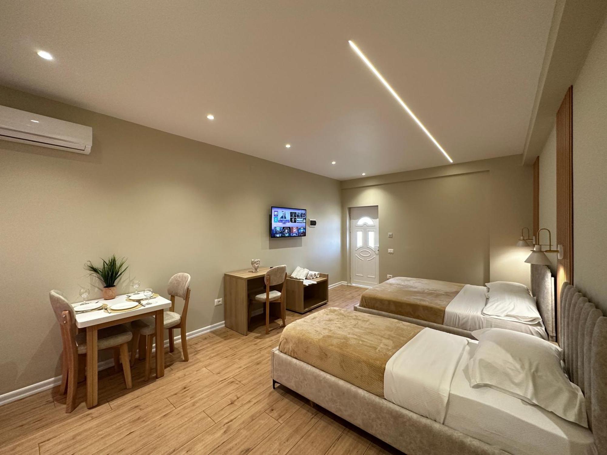 Arial Lofts Hotel Vlorë Buitenkant foto