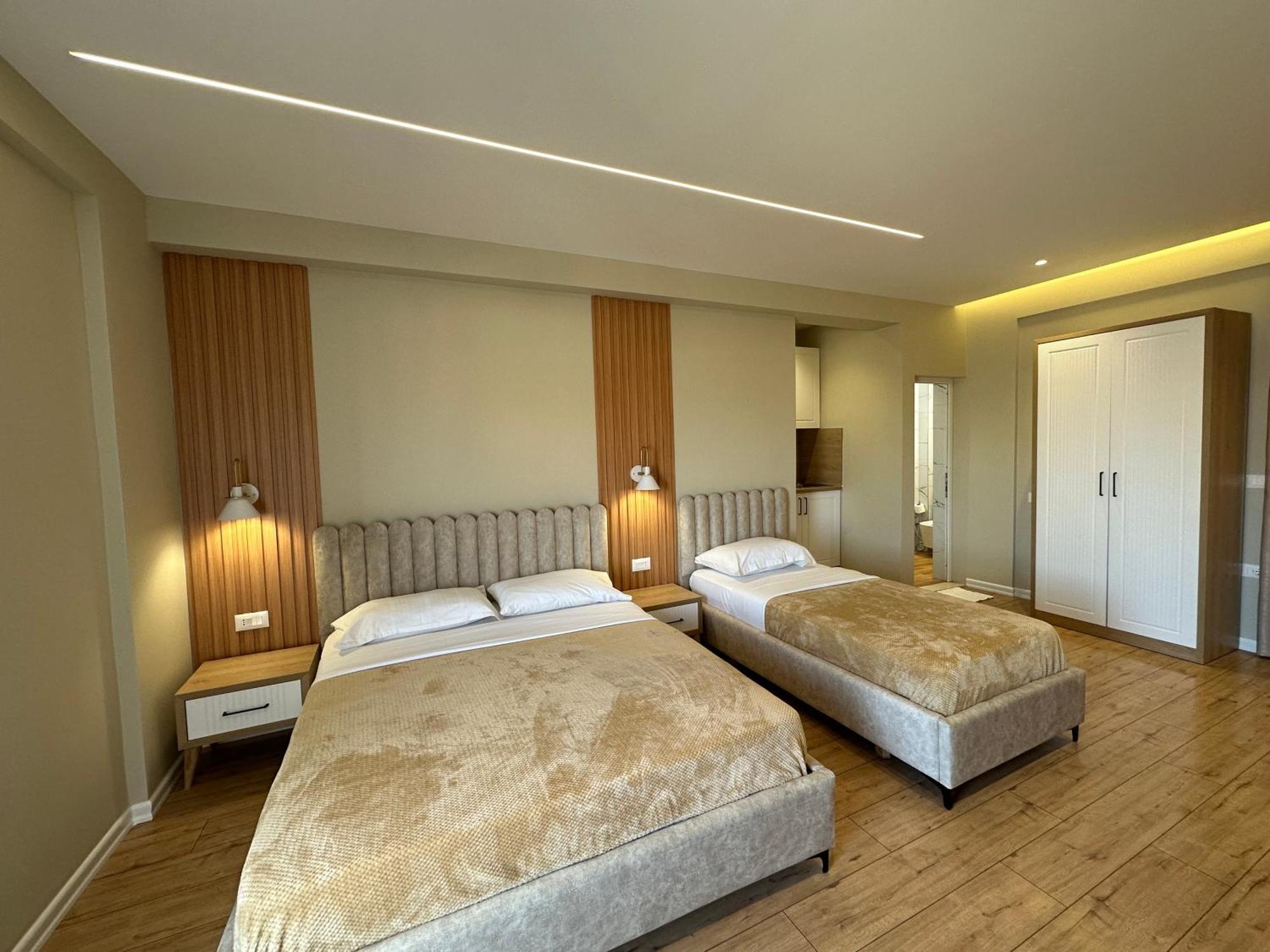 Arial Lofts Hotel Vlorë Buitenkant foto
